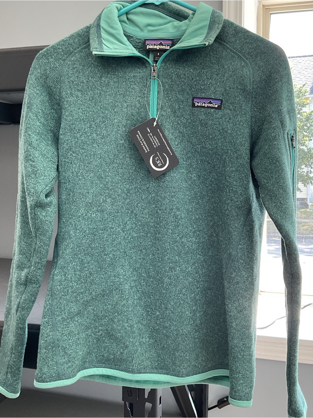 Patagonia Teal and Dark Teal Half-Zip Fleece Pullover